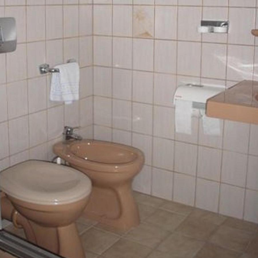 Hotel Restaurant Schmidter Bauernstube Nideggen Rom bilde